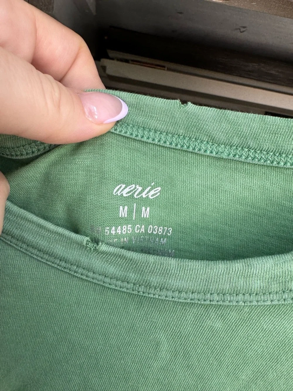 Aerie Distressed Casual Scoop Neck Women's Top - Picture 2 of 4